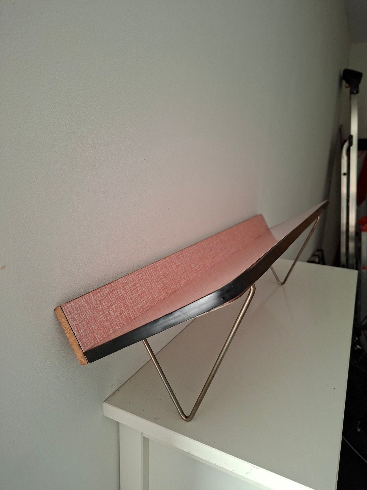 jaren 50/60  roze boekenplank, Huis en Inrichting, Ophalen, Gebruikt