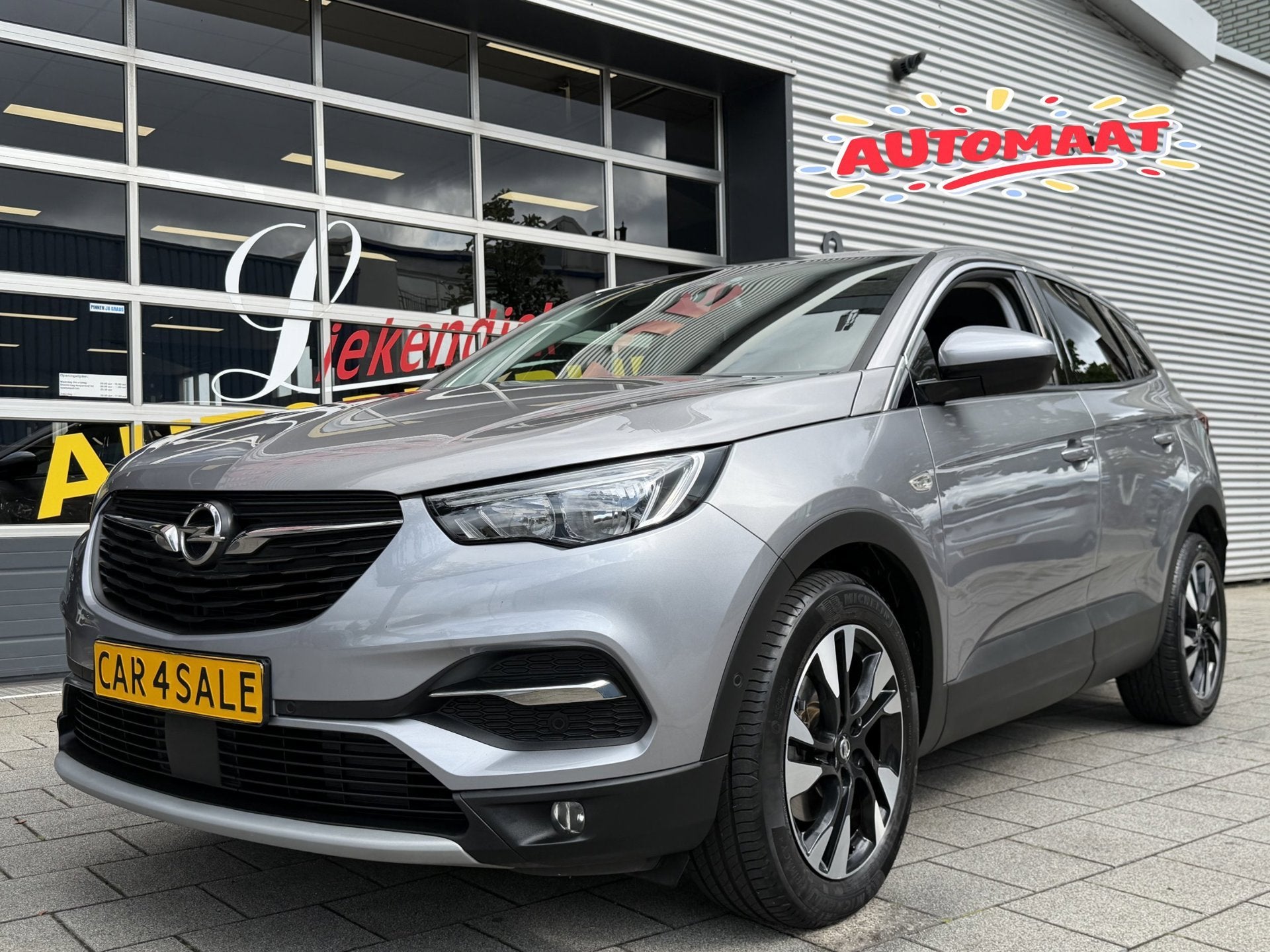 Opel Grandland X 1.2 Turbo Innovation - AUTOMAAT I Navigatie, Auto's, Opel, Dealer onderhouden, Gebruikt, 1199 cc, Bluetooth