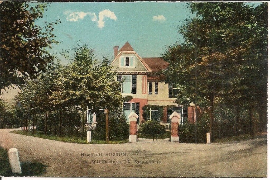 Oude ansichtkaart Groot uit Bussum, Wilhelminastraat, Verzamelen, Ansichtkaarten | Nederland, Ophalen of Verzenden, Voor 1920