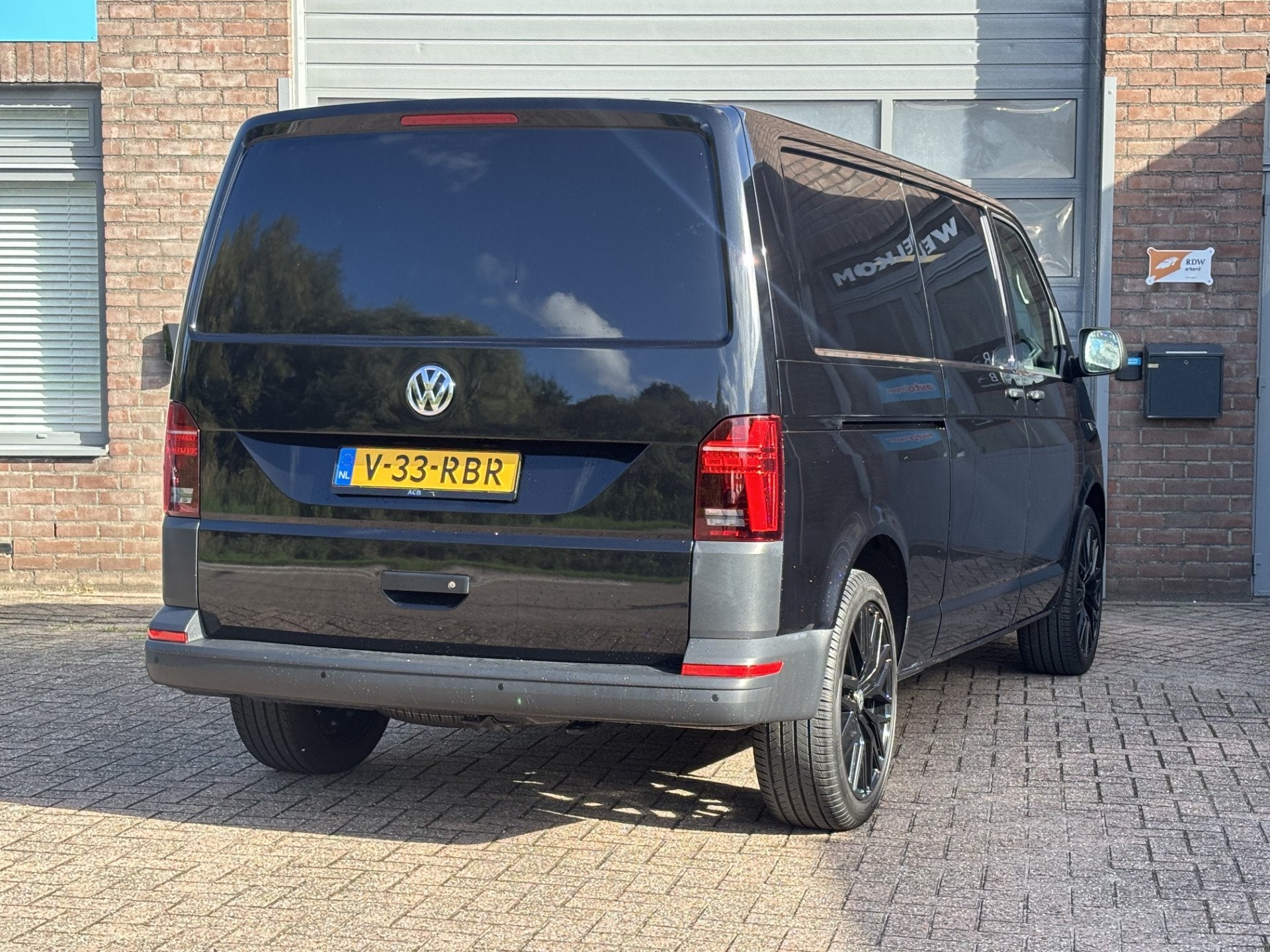 Volkswagen Transporter 2.0 TDI L2H1 Automaat 3 persoons / ac, Auto's, Stof, Gebruikt, Zwart, 4 cilinders