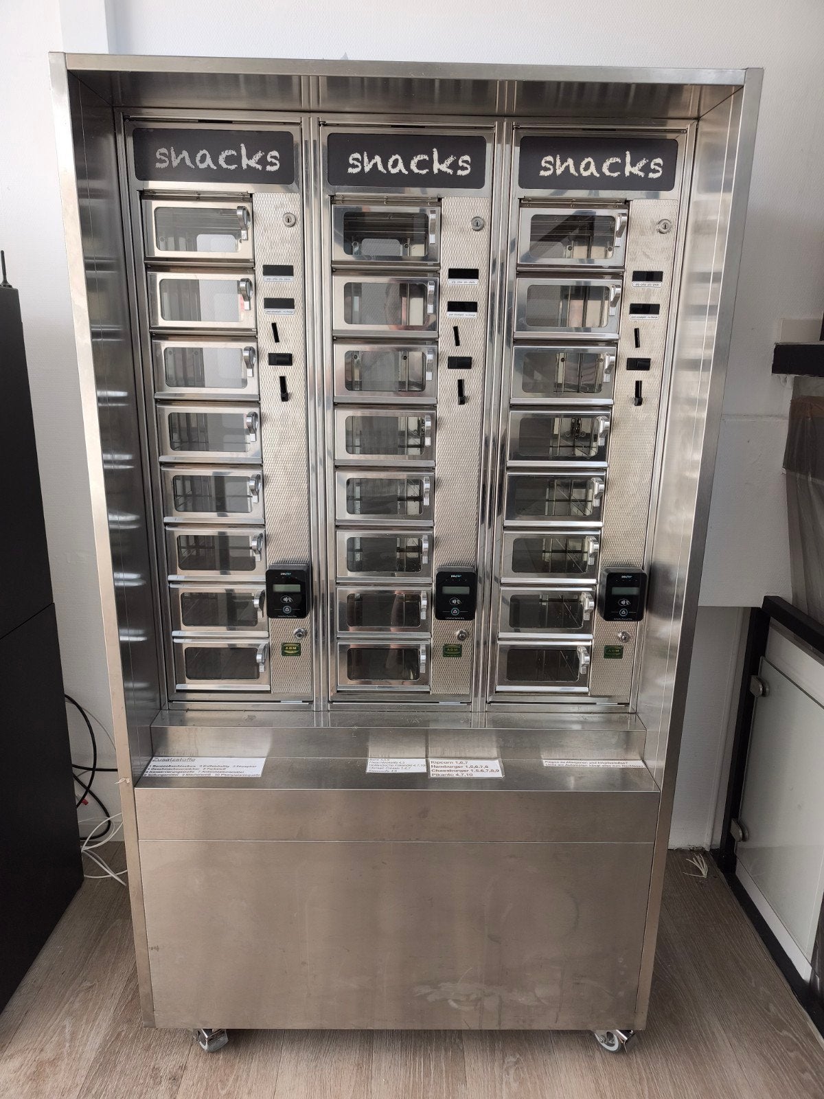 ADM verwarmde verkoopautomaat, snackautomaat, verwarmde wand, Ophalen