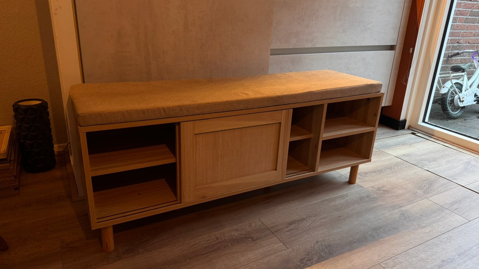 Dressoir/meubel met kussen, Ophalen, Zo goed als nieuw, 25 tot 50 cm