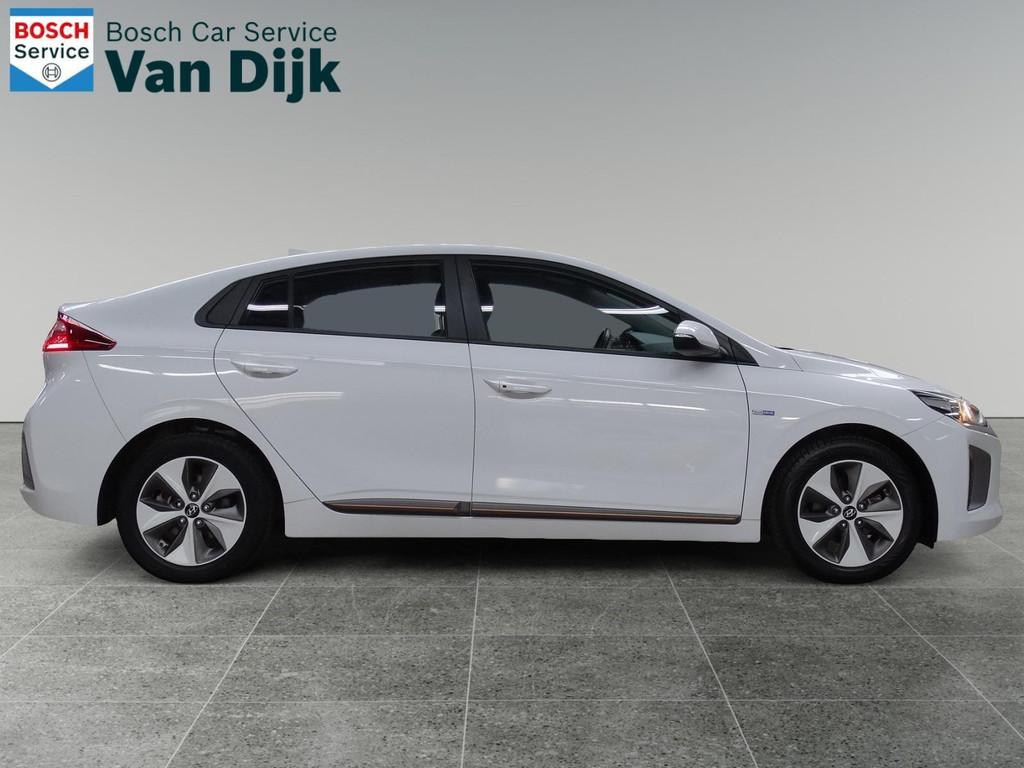 Hyundai IONIQ Comfort EV 23.525 km Carplay / Camera, 265 min, Gebruikt, 23 min, Automatische klimaatregeling
