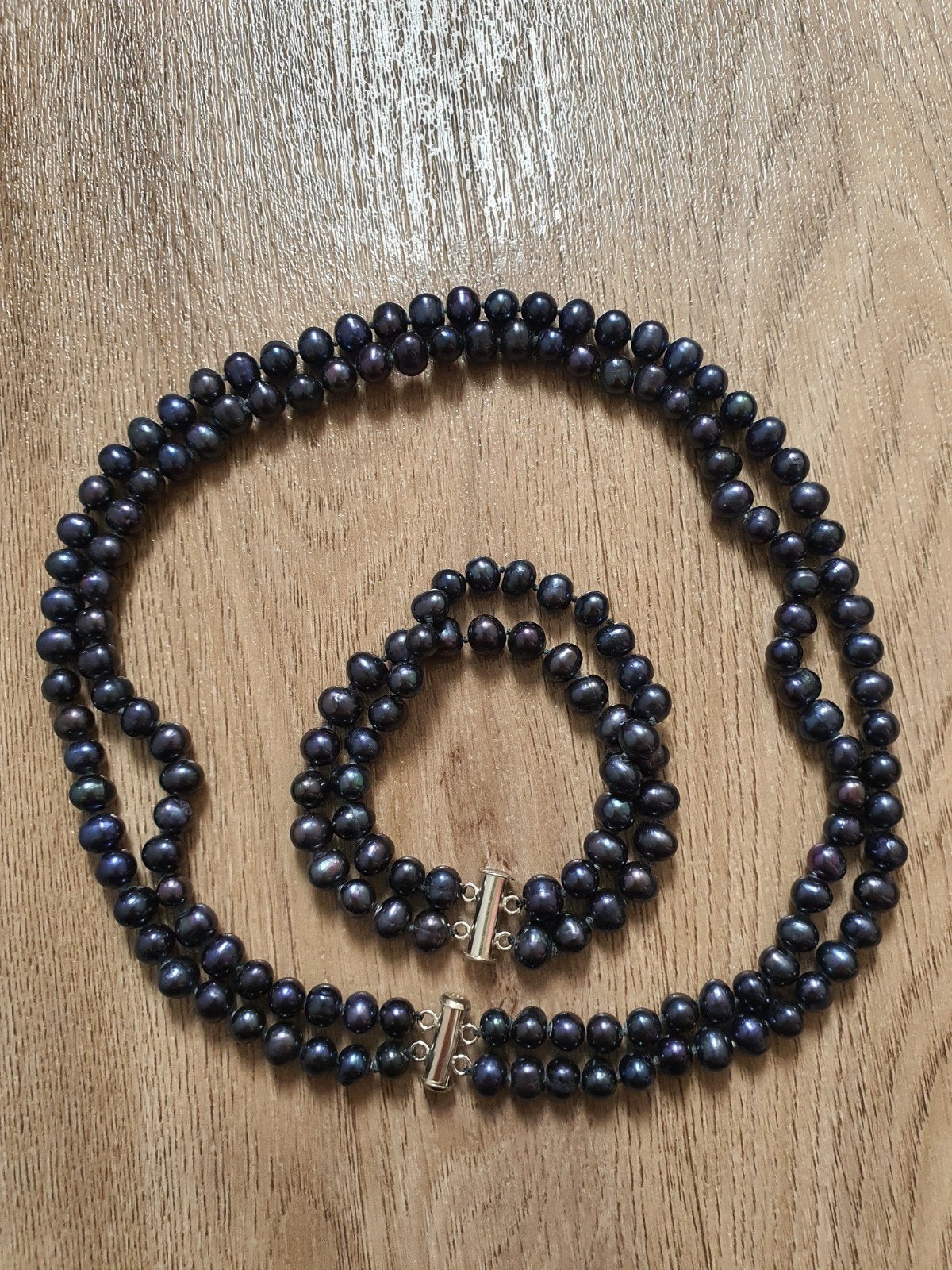 Zwarte parel armband en ketting set met zilveren slotjes 925, Verzenden, Zo goed als nieuw, Zwart, Zilver