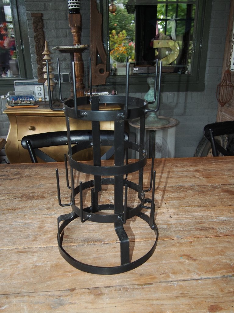 Zwart metalen kopjesrek / hangrek, Huis en Inrichting, Ophalen of Verzenden, Zwart, Metaal, Overige typen