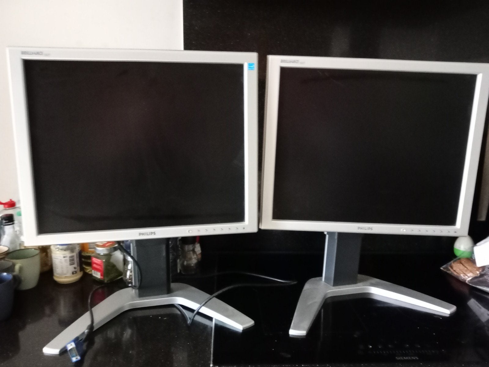 Twee Philips monitoren met stroomkabel, Computers en Software, Ophalen of Verzenden, Gebruikt, Philips