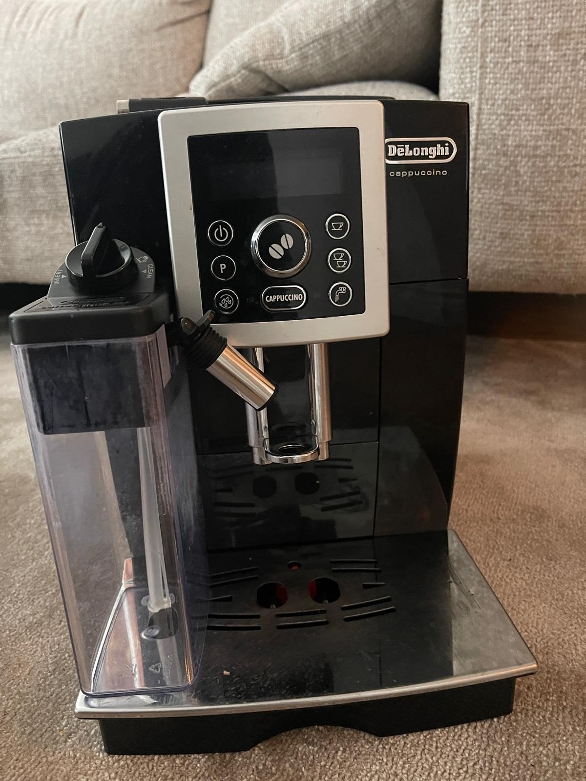 Delonghi Cappuccino, Ophalen, Koffiemachine, Zo goed als nieuw, 2 tot 4 kopjes