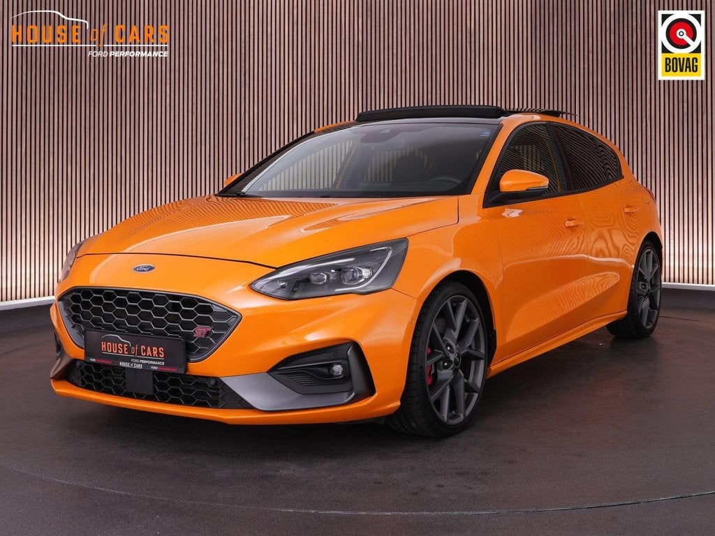Ford Focus 2.3 280pk ST-3 |panoramadak|head-up|adaptive LED|, 1408 kg, Gebruikt, Leder en Stof, 2300 cc