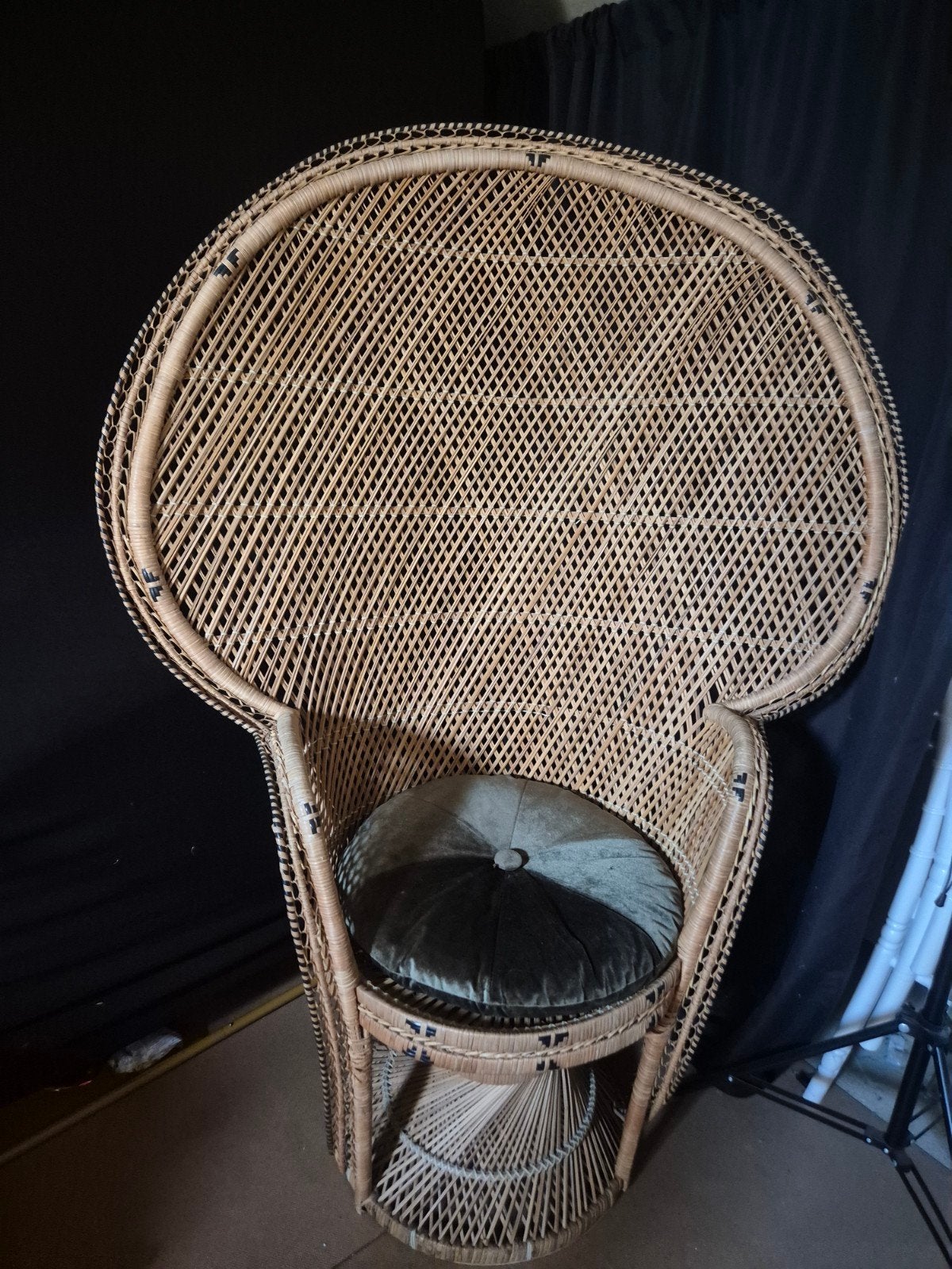 Twee pauwenstoelen met groene kussens voor bruiloft/feest, Ophalen of Verzenden