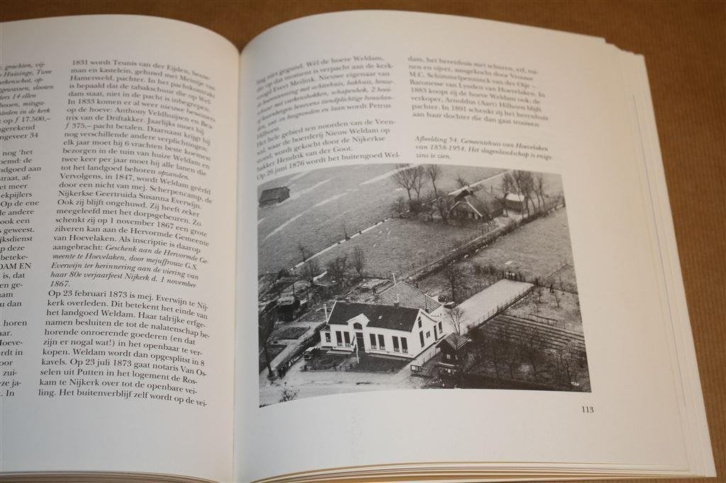 Hoevelaken 1132-1982., Ophalen of Verzenden, Gelezen