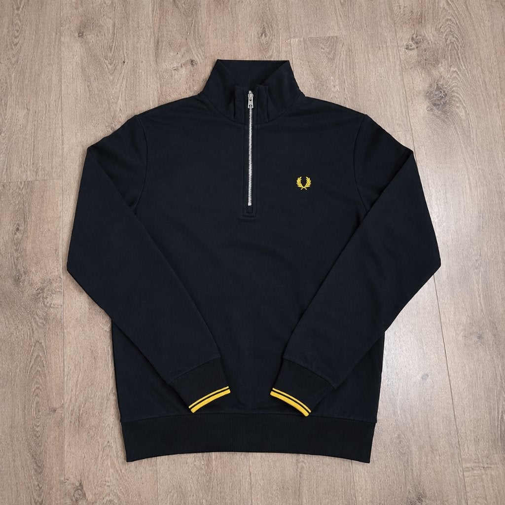 Fred Perry Quarter Zip Sweater Zwart/Geel – Maat L, Maat 52/54 (L), Zwart, Nieuw, Ophalen of Verzenden