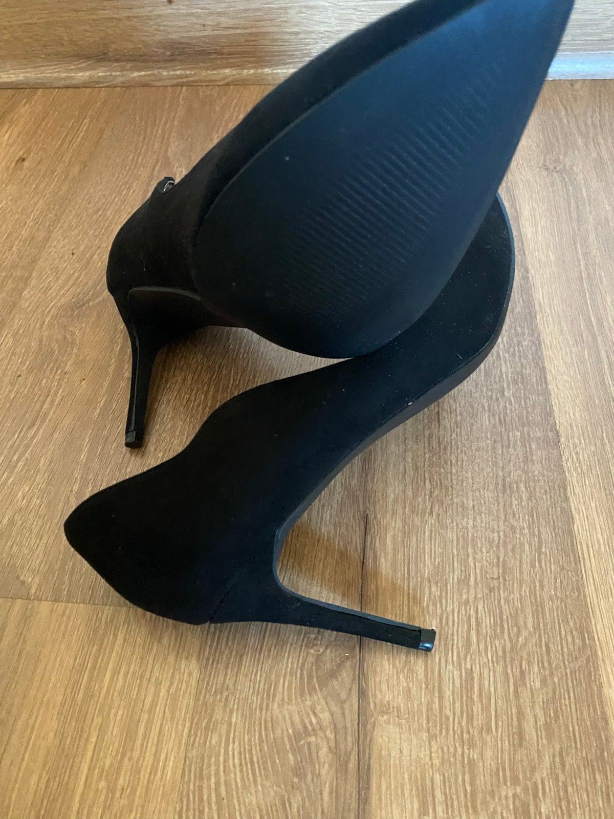 Zwarte suède pumps - Claudia Ghizzani - Maat 41, Ophalen of Verzenden, Nieuw, Zwart, Pumps