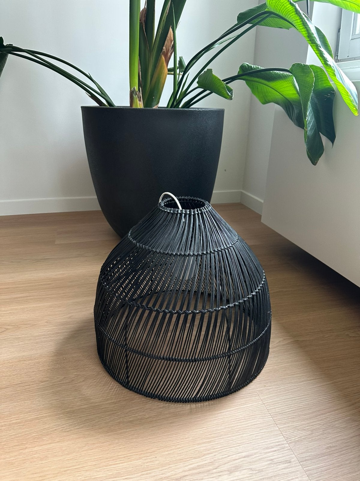 Zwarte rotan japandi hanglamp rond
