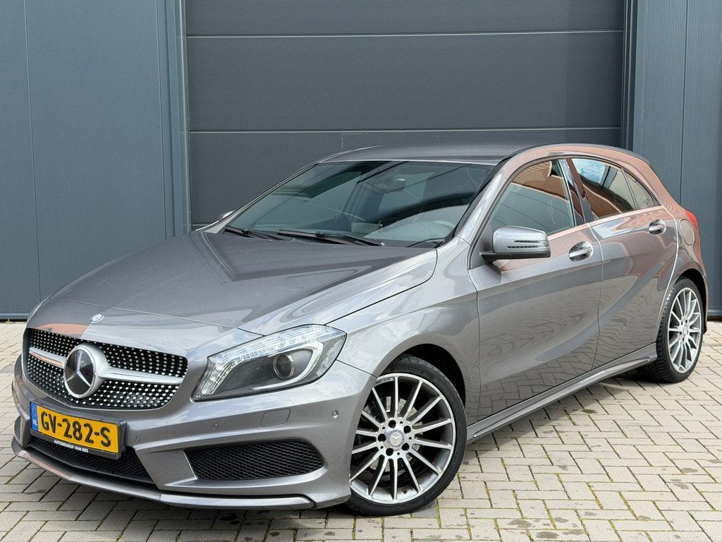 Mercedes-Benz A-klasse 180 Ambition AMG|Automaat|Xenon|Navi|, Gebruikt, 4 cilinders, Leder en Stof, 122 pk
