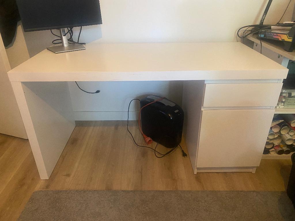 Wit bureau, Huis en Inrichting, Bureaus, Ophalen, Gebruikt, 65 cm, IKEA