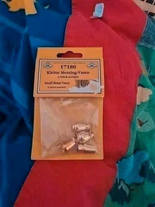 Mini Mundus 4 Kleine Messing Vazen - Poppenhuis Miniatuur, Verzamelen, Ophalen of Verzenden