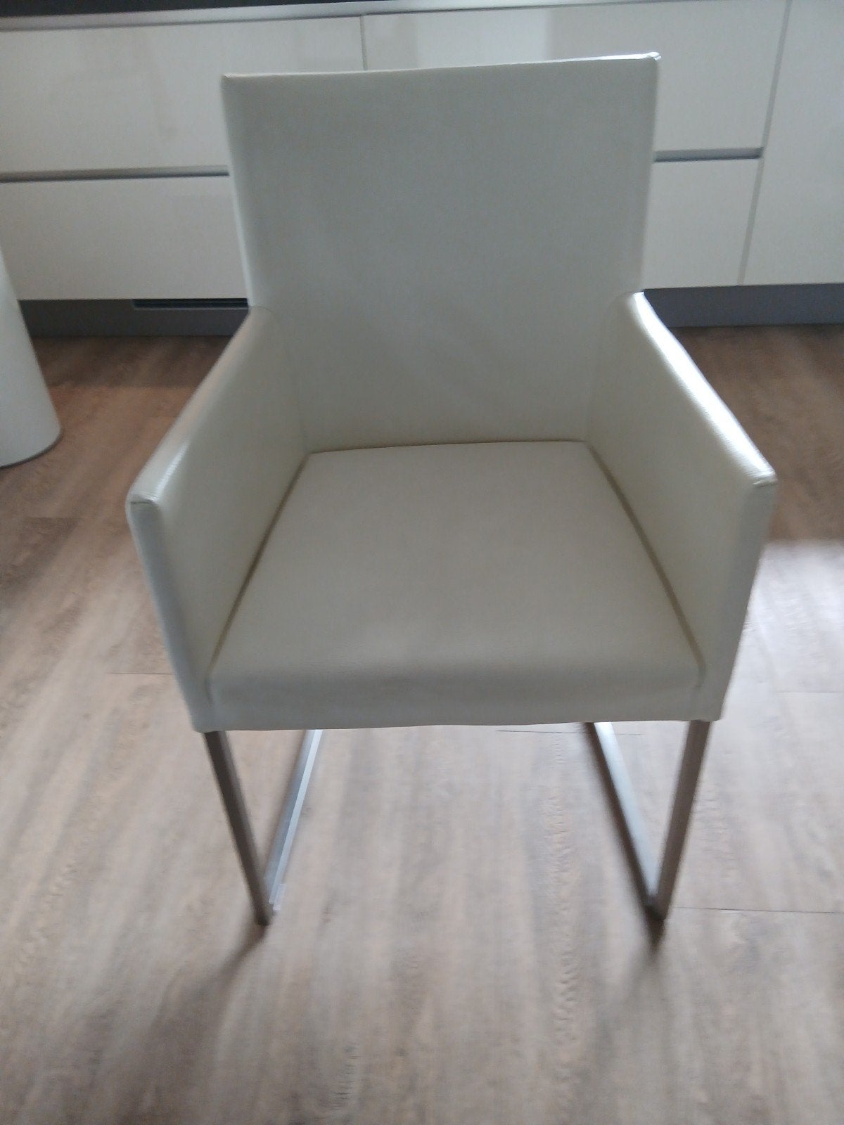 4x Bert Plantagie eetkamerstoelen – wit/crème – RVS – design, Huis en Inrichting, Ophalen, Gebruikt, Wit, Vier