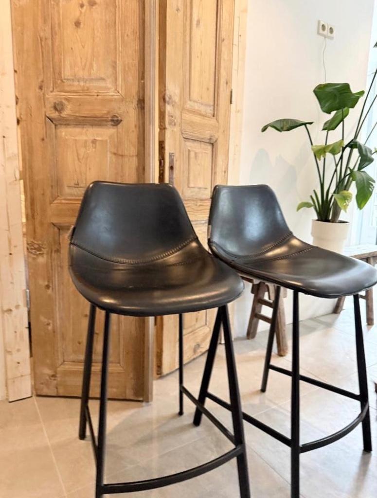 4 barstoelen Dutchbone zwart, Ophalen, Met voetsteun, 60 tot 90 cm, Zo goed als nieuw
