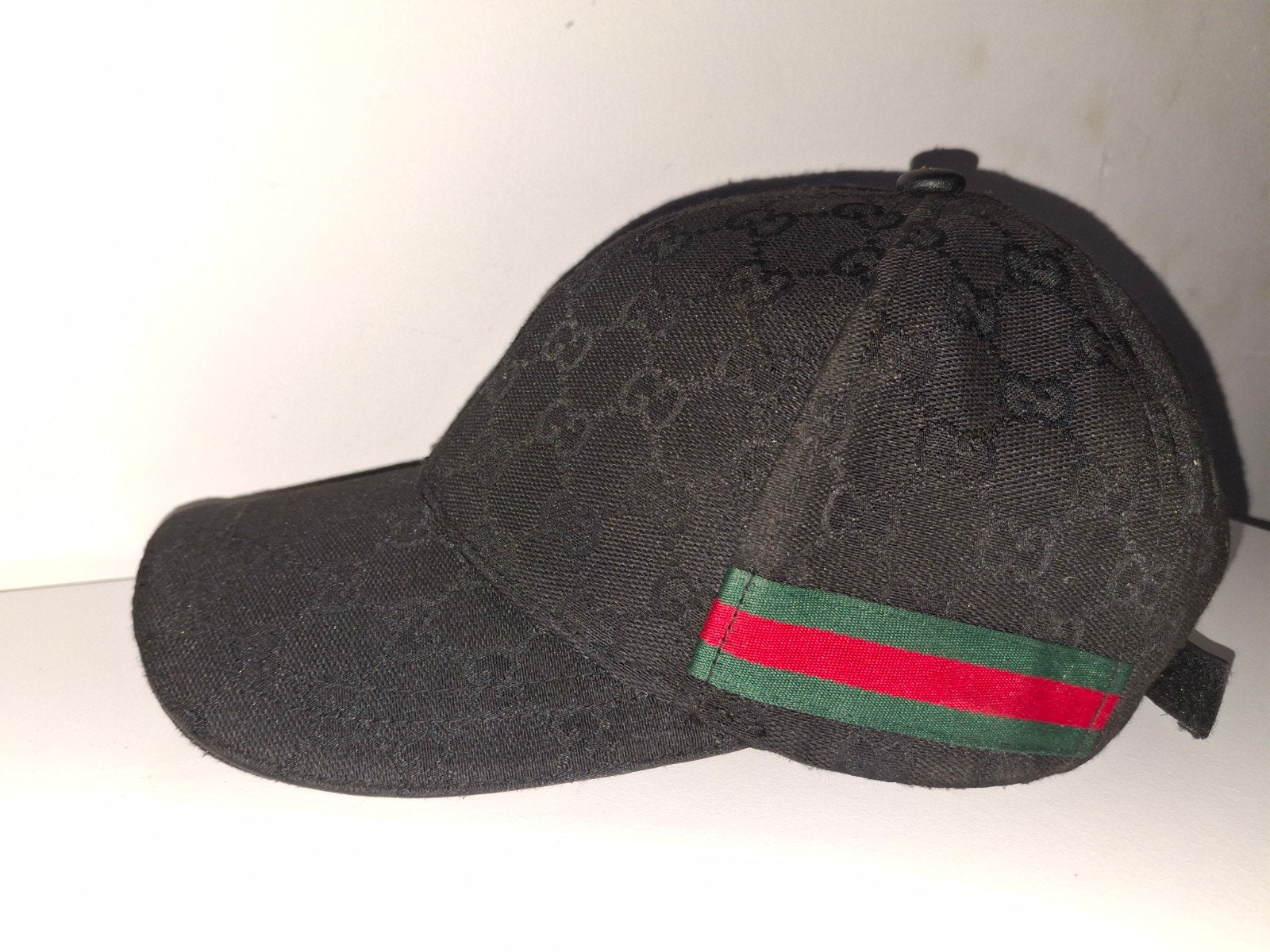 Gucci-stijl pet (nep, maar lijkt echt), Kleding | Dames, Ophalen, One size fits all, Pet, Gedragen