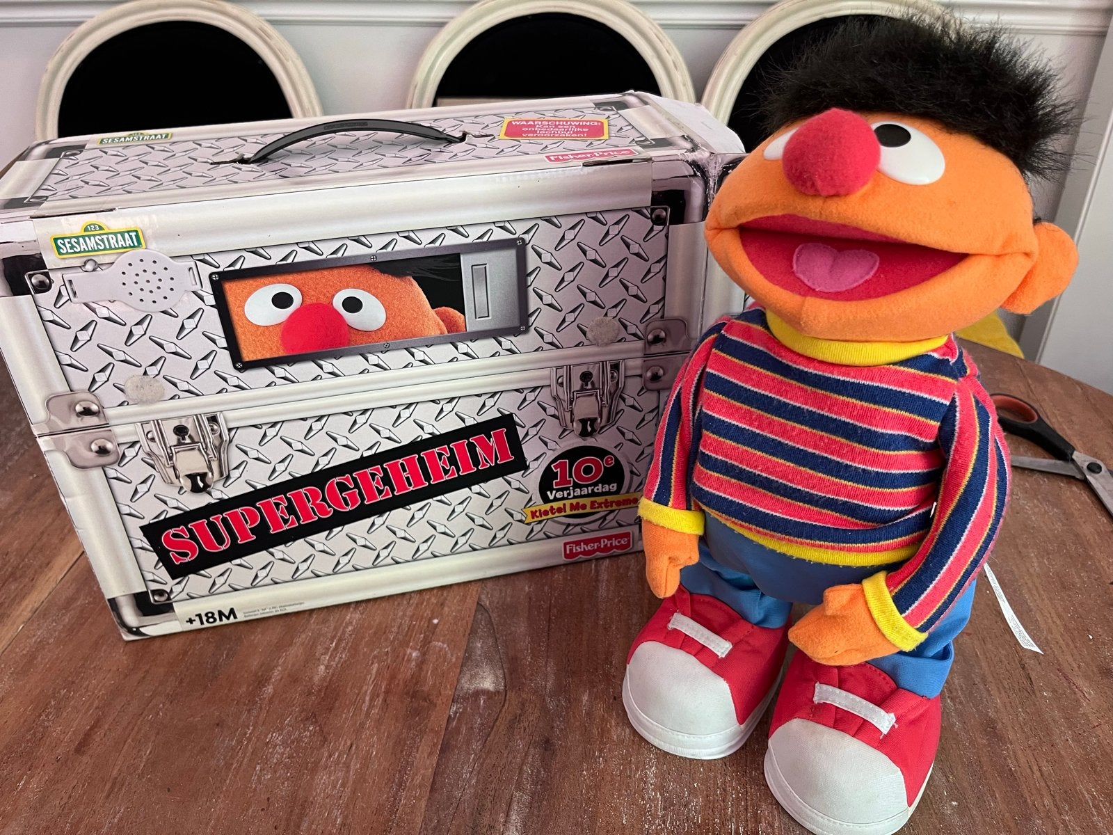 Sesamstraat kietel me Ernie met koffer - Fisher Price, Gebruikt, Overige merken, Met geluid, Overige karakters