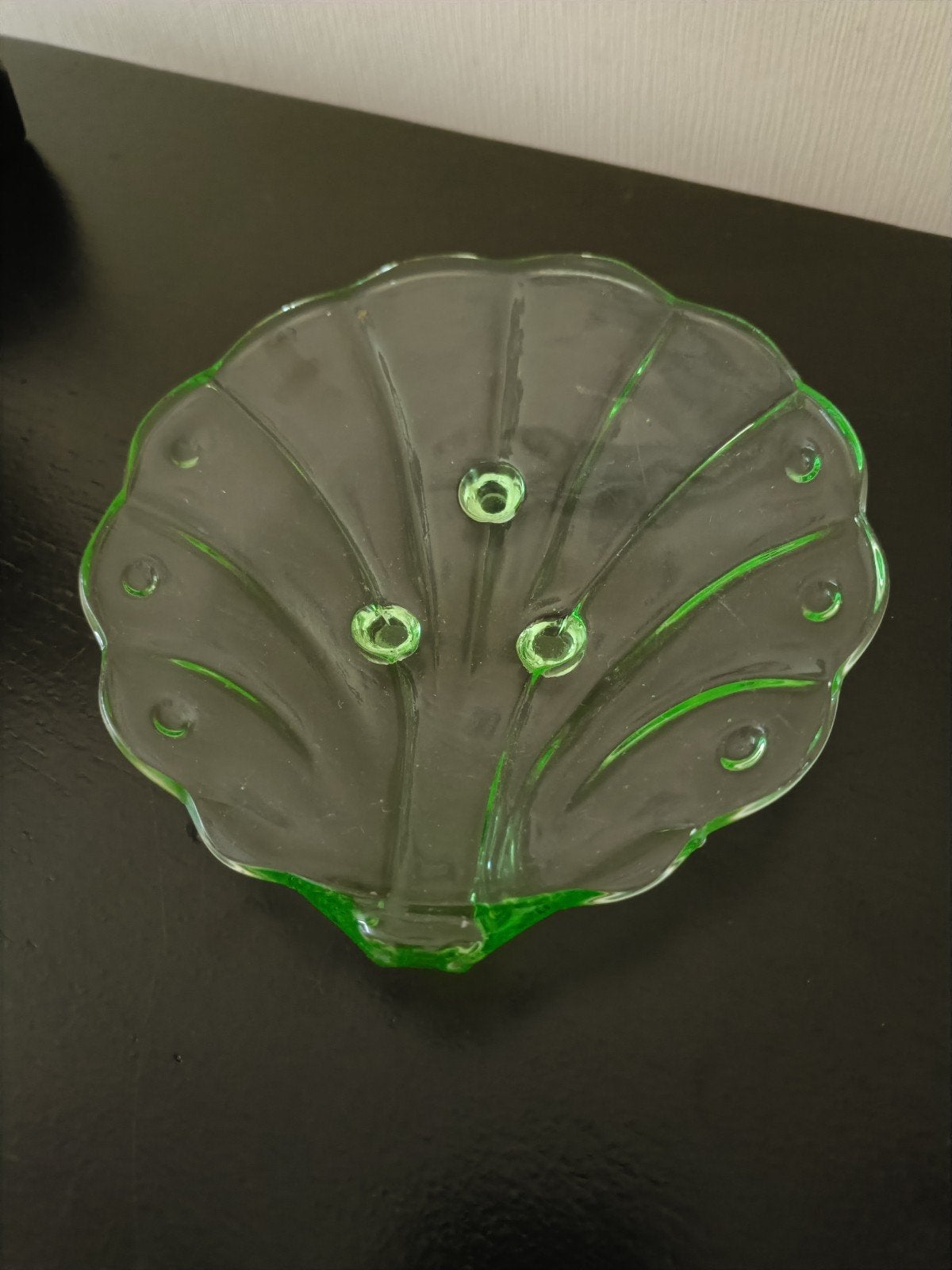 Prachtige Vintage Art Deco Schelpschaal – Groen Persglas, Ophalen, Schaal, Rond, Glas