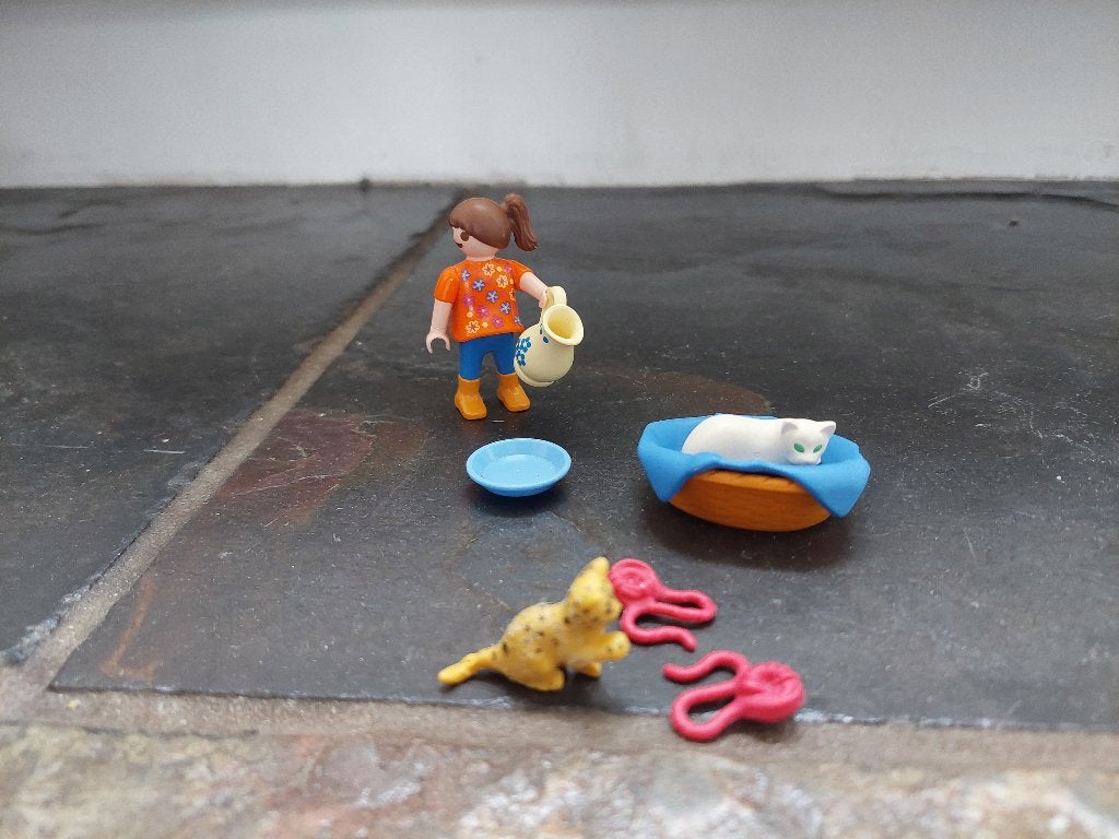 Playmobil Meisje met de poezenfamilie, 5126, Gebruikt, Losse onderdelen, Ophalen of Verzenden, Figuren