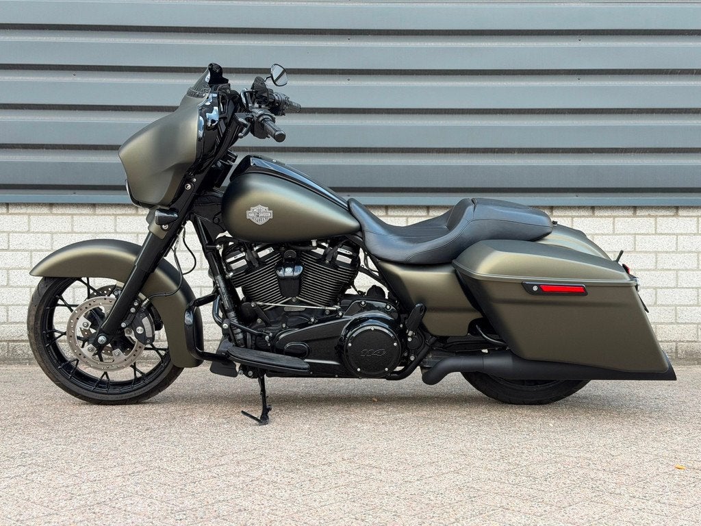 Harley Davidson FLHXS Street Glide Special 114 M8 (BJ 2021), Bedrijf, Cruise Control, Meer dan 35 kW, Toermotor