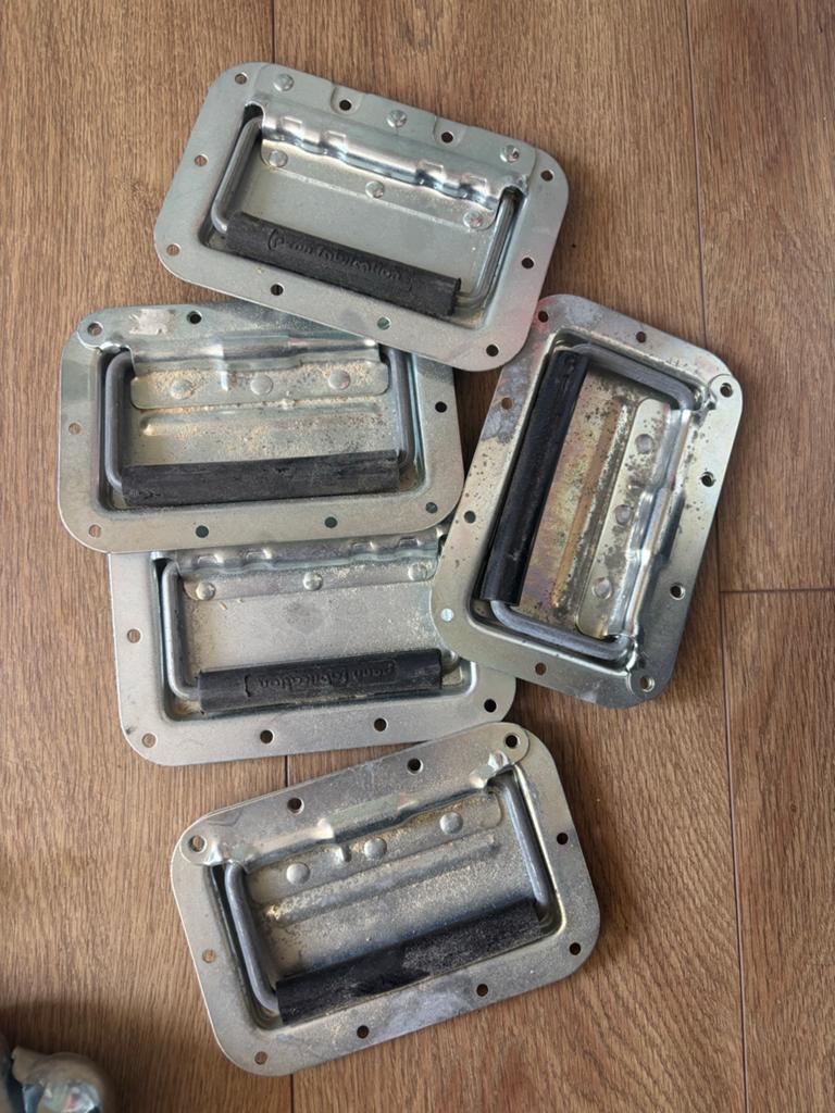 Diverse ijzerwaren: handvatten, sloten, scharnieren, hoekstu, Ophalen of Verzenden, Gebruikt, Minder dan 50 mm, Overige typen