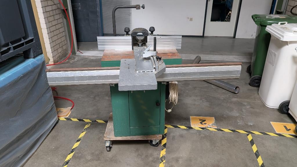 KUFO SK-28SP Tafel-Freesmachine (Rexma) – Krachtstroom, Ophalen, Gebruikt