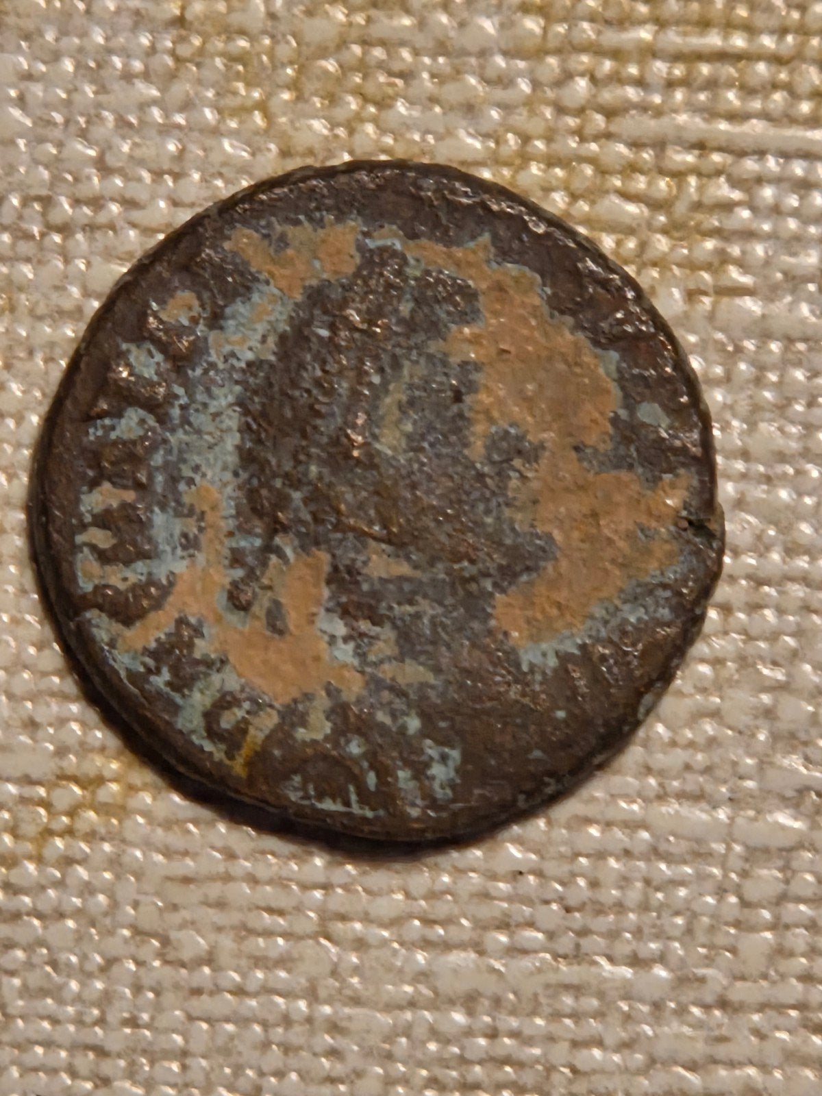 Oude Romeinse munt - Bronzen Follis, Ophalen of Verzenden, Vóór koninkrijk, Overige waardes, Losse munt