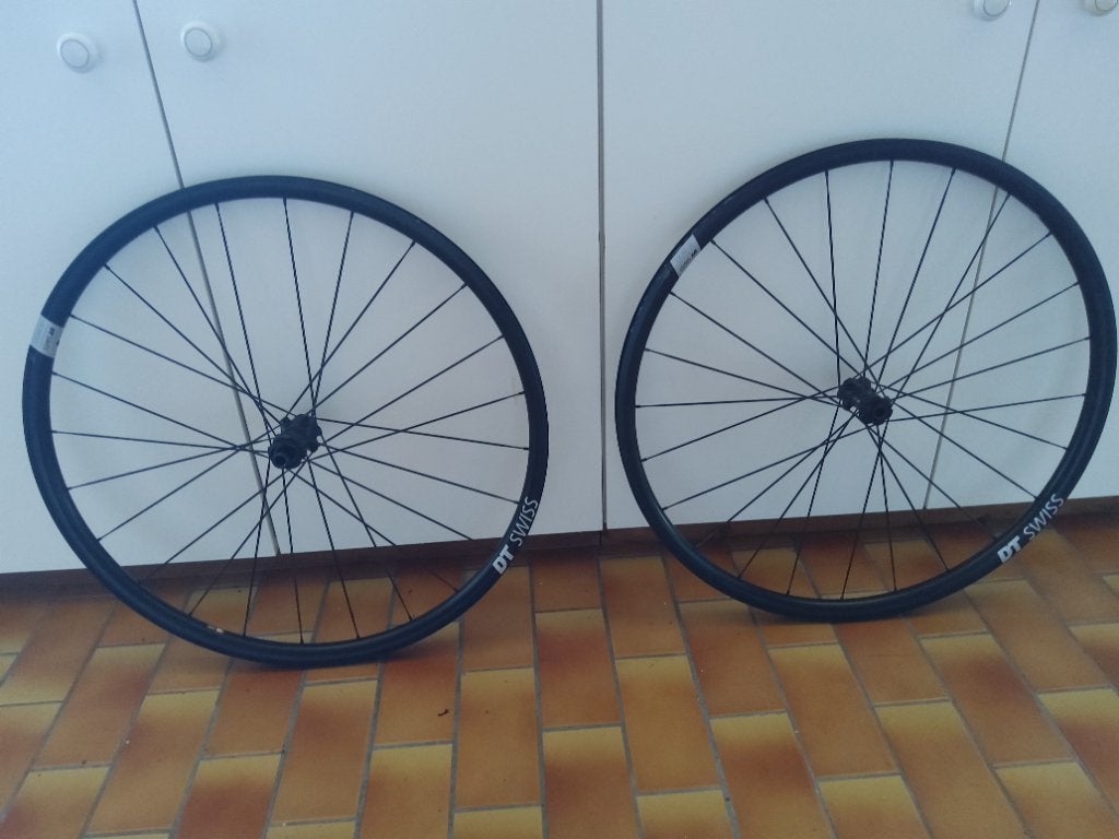 Dt swiss 1800 gravel wielen en banden, Fietsen en Brommers, Fietsonderdelen, Nieuw, Aluminium, Racefiets, Ophalen
