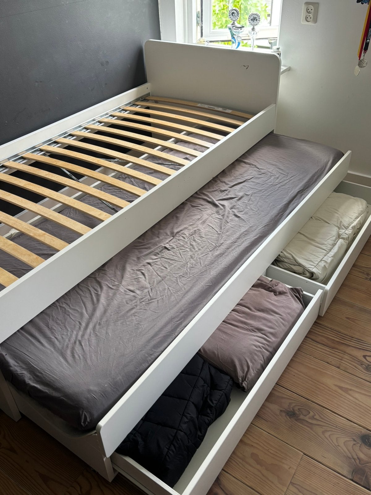 Eenpersoons bed Ikea Slakt 90x200 met logeerbed en lades, Huis en Inrichting, Slaapkamer | Bedden, Ophalen, Gebruikt, 90 cm, Eenpersoons