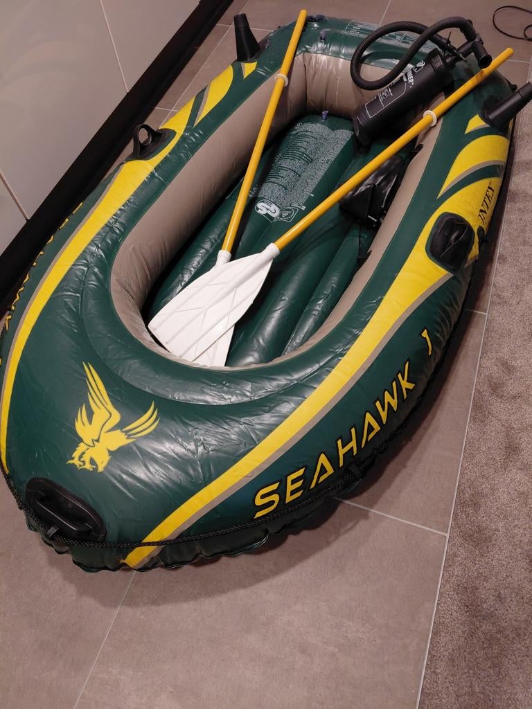 Opblaasbare rubber boot seahawk 1 inclusief pomp en peddels, Watersport en Boten, Ophalen, Zo goed als nieuw