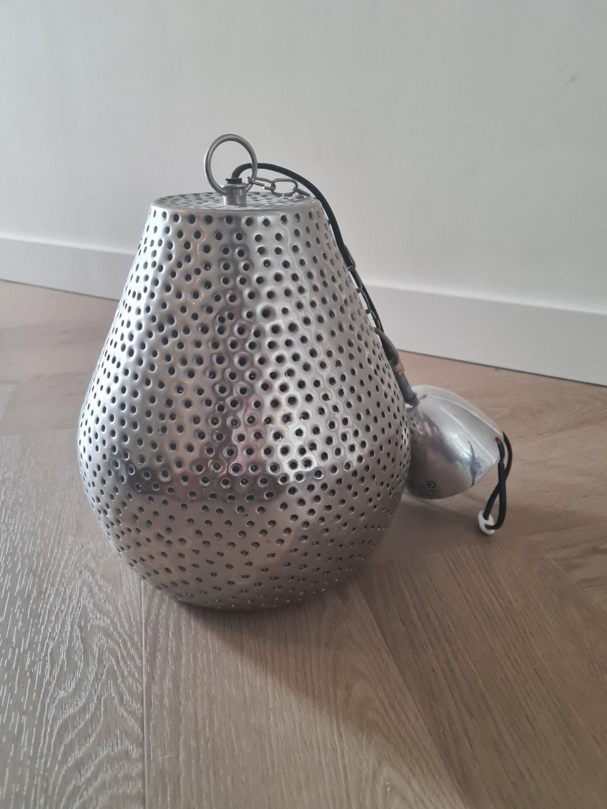 Metalen hanglamp met gaatjes - Mooi lichteffect, Ophalen, Modern, Sfeervol, Zo goed als nieuw, Metaal