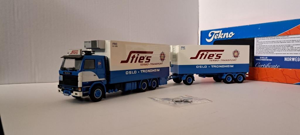 Tekno Sties, Hobby en Vrije tijd, Modelauto's | 1:50, Ophalen of Verzenden, Zo goed als nieuw, Bus of Vrachtwagen