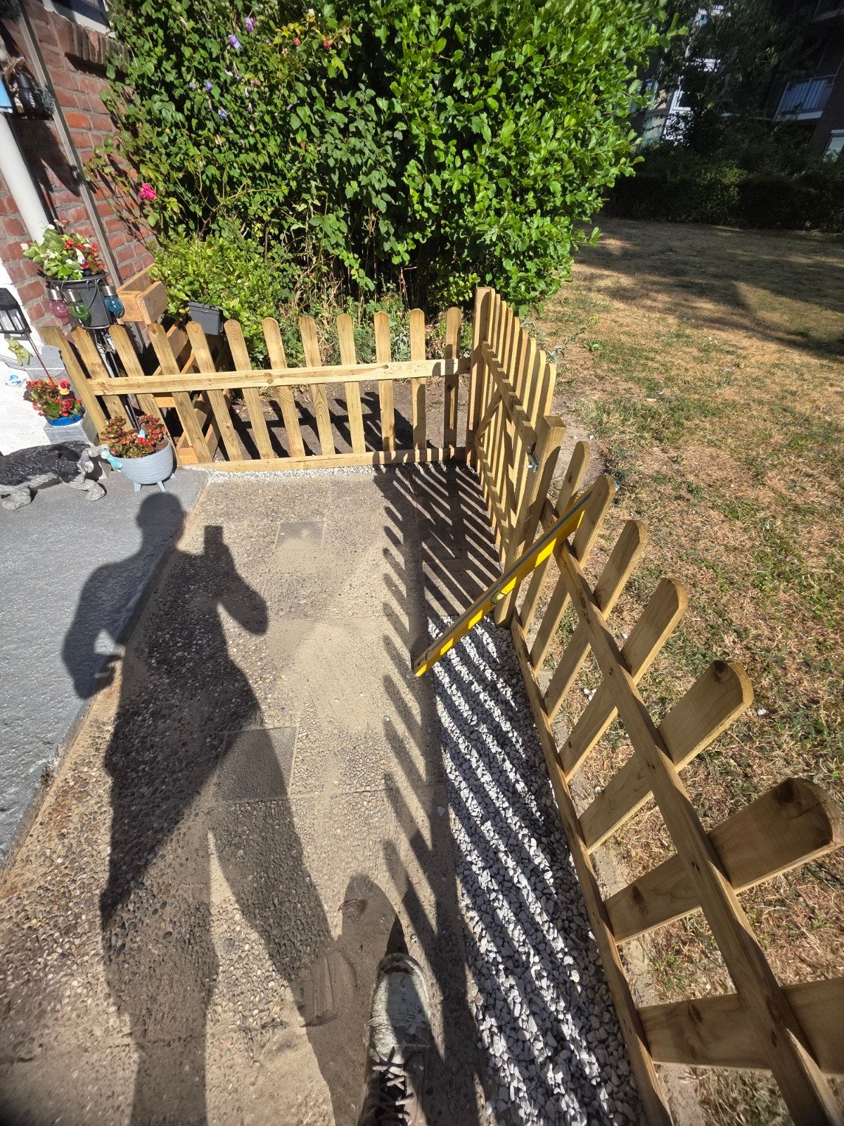 tuin aanleg schutting tegelen straatwerk Houten tuinhek met, Ophalen of Verzenden, Zo goed als nieuw, Hout