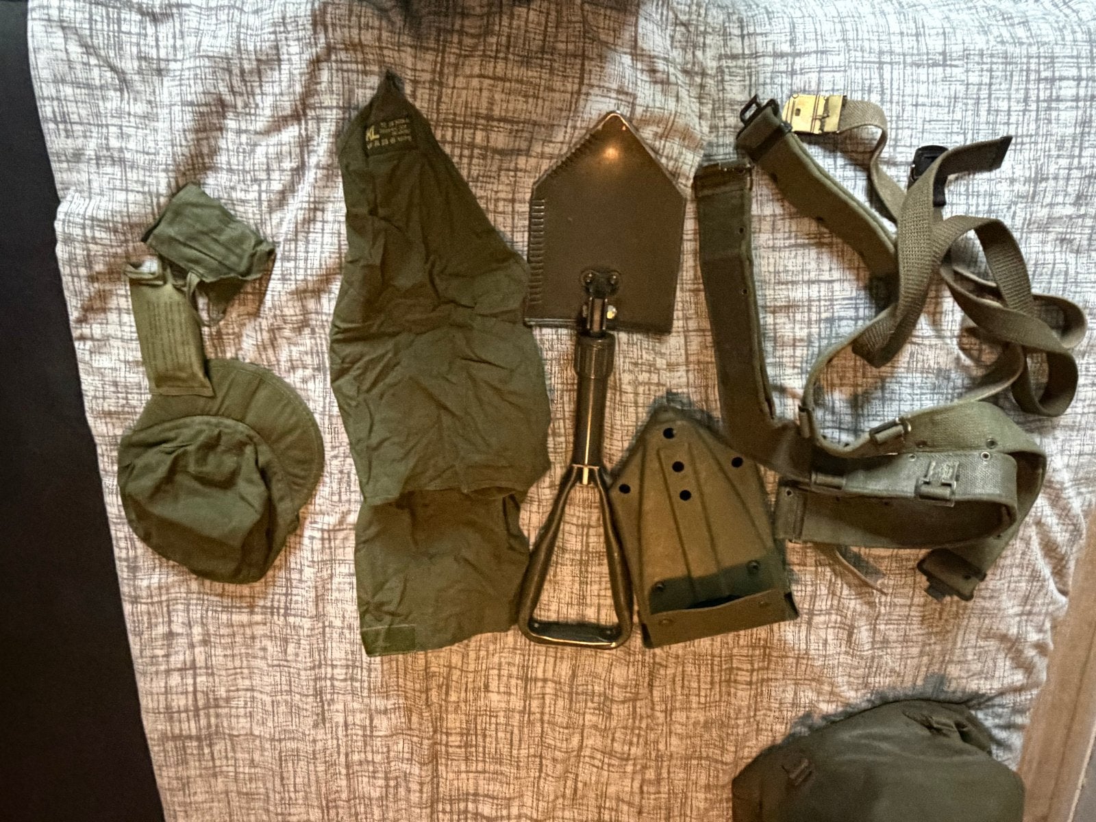 Vintage Militair uitrusting pakket - Kleding,laarzen en meer, Verzamelen, Militaria | Algemeen, Ophalen, Landmacht, Nederland