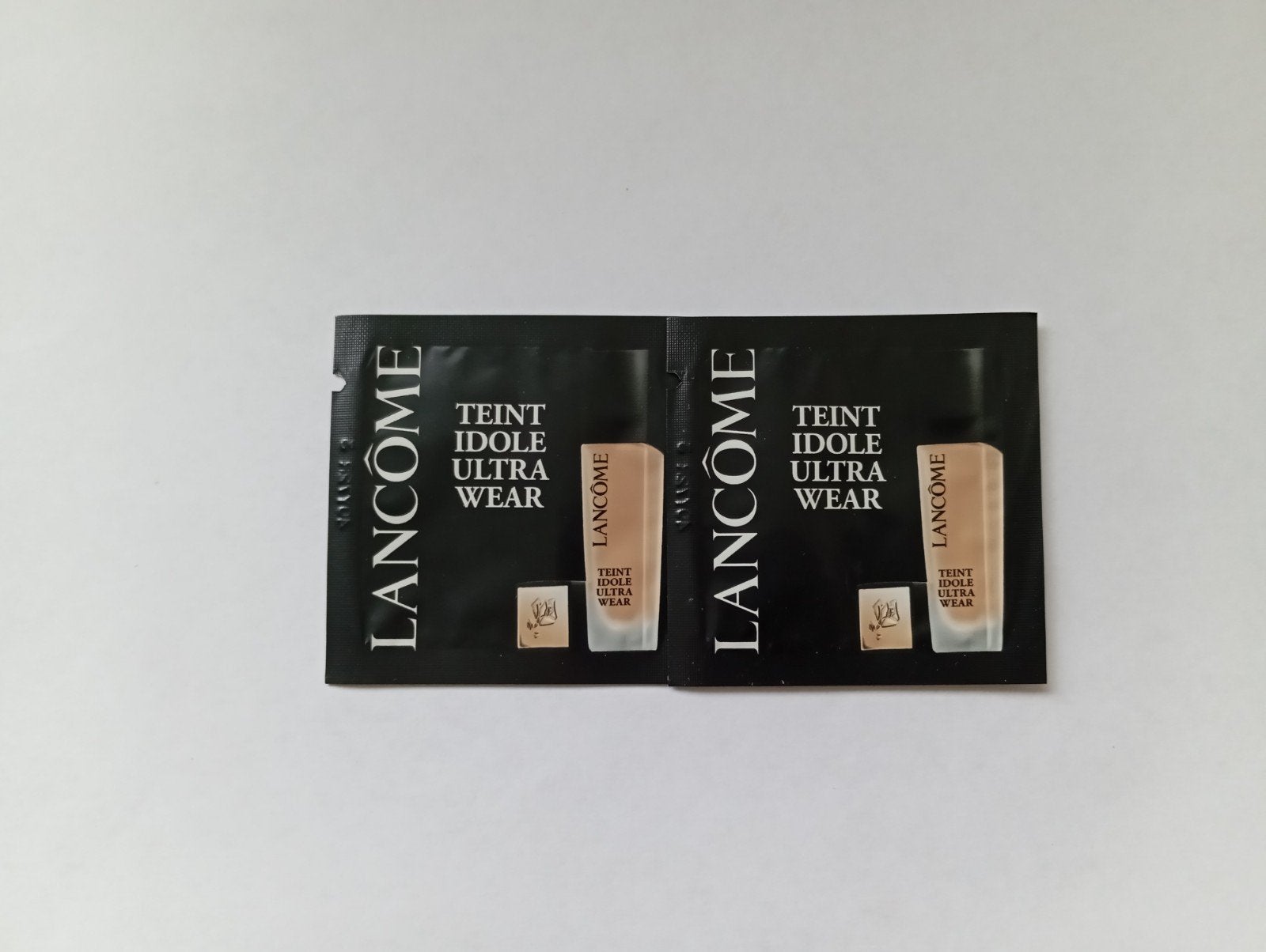 Nieuw 2x Lancome Teint Idole Ultra Foundation 315C sample, Ophalen of Verzenden, Nieuw, Beige, Gehele gezicht