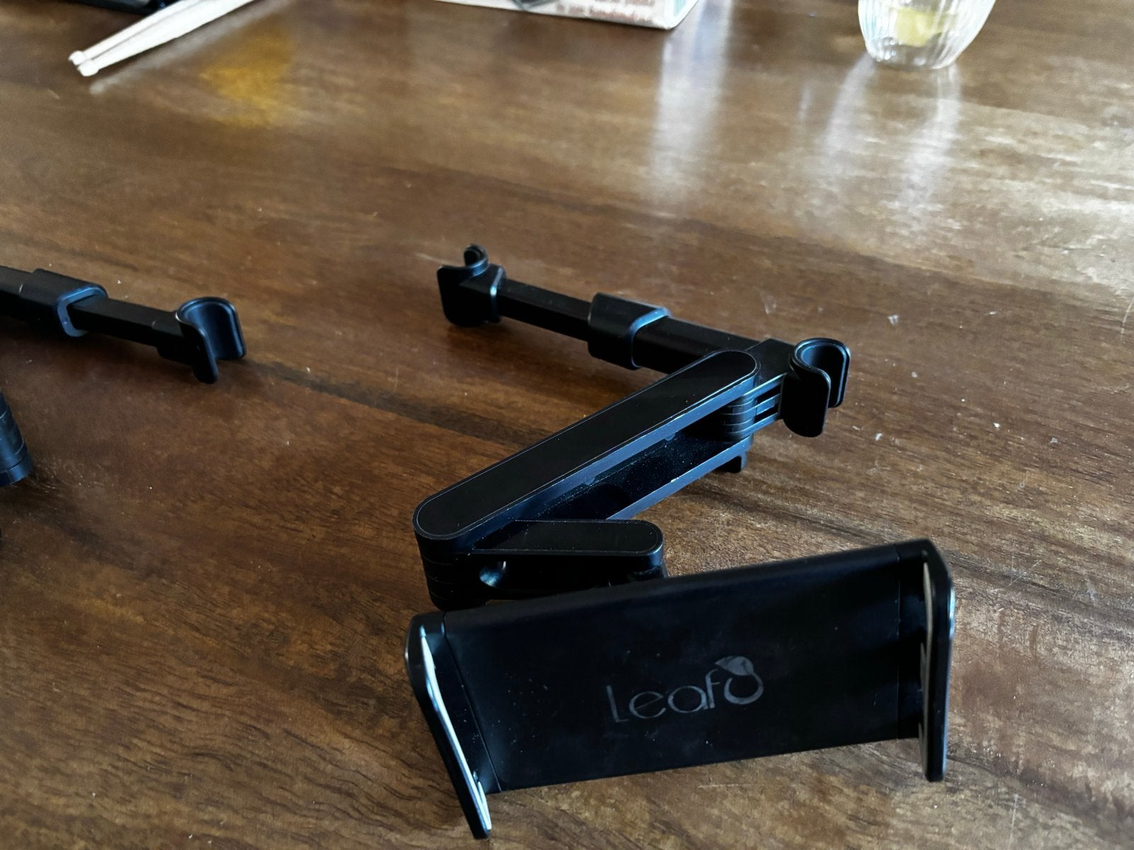 Universele auto hoofdsteunhouder voor tablet/telefoon, Ophalen, Zo goed als nieuw
