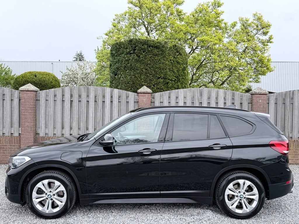BMW X1 XDrive25e Business Edition Plus VOL LEER STOELVERWARM, X1, 125 pk, Gebruikt, Zwart