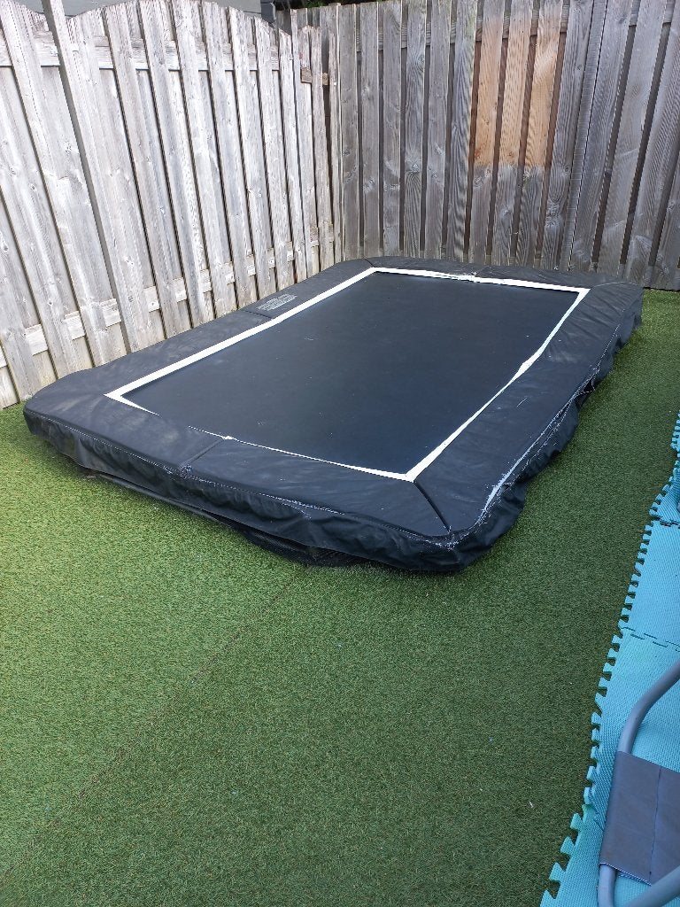 EXIT Silhouette inground trampoline 214x305, Ophalen, Gebruikt