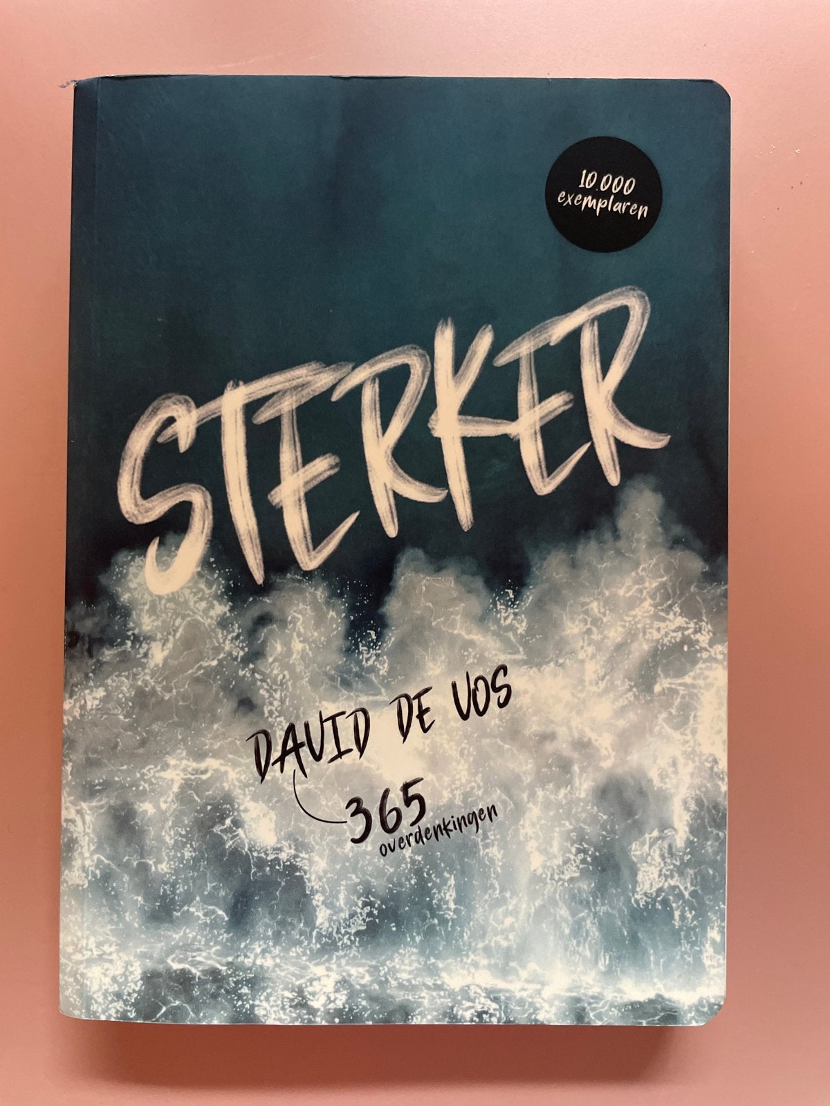 Sterker: 365 overdenkingen door David de Vos, Ophalen of Verzenden, Zo goed als nieuw, Christendom | Protestants