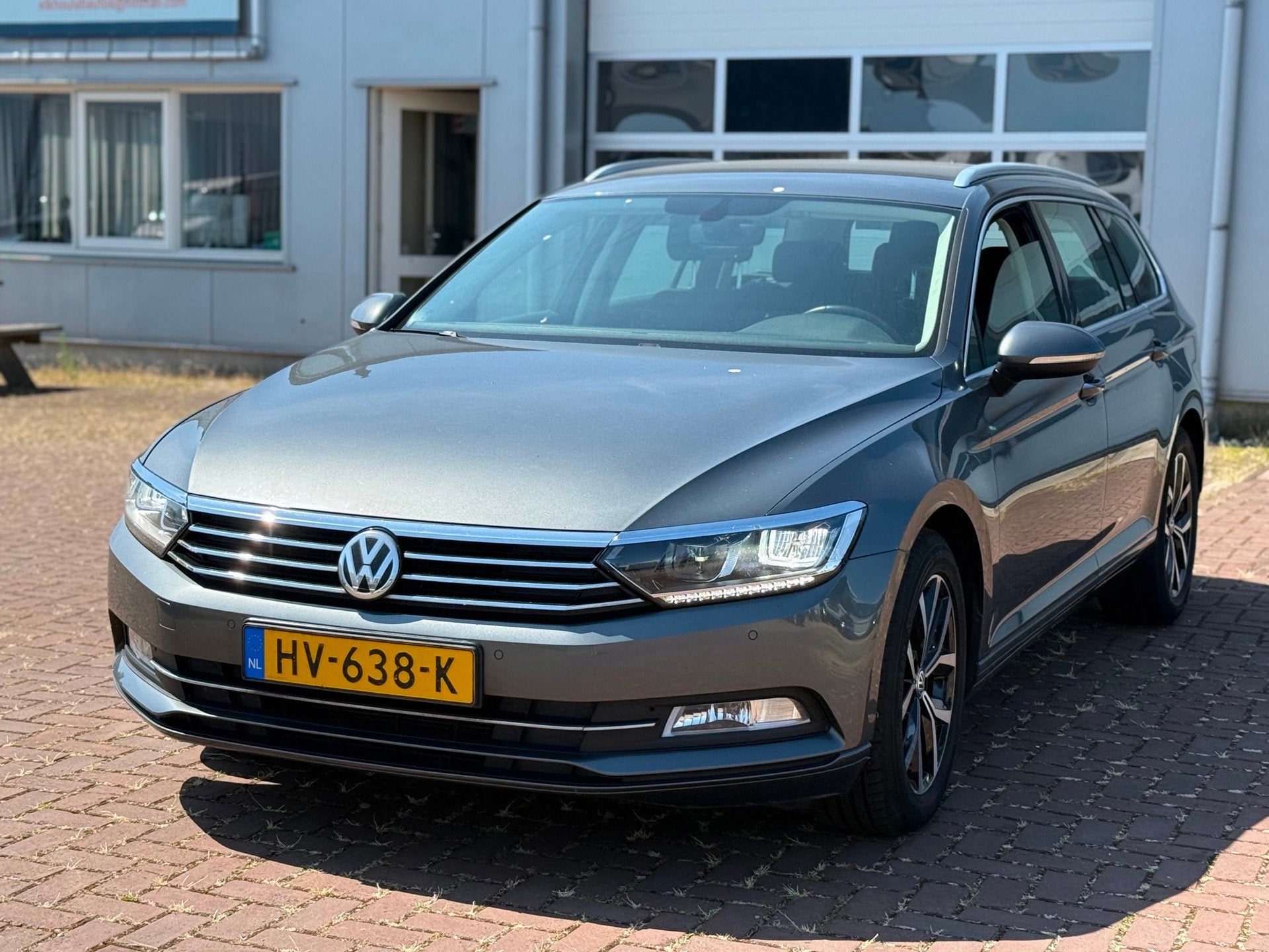 Volkswagen Passat Variant 1.6 TDI Business Edition Export, Auto's, Volkswagen, Stof, Gebruikt, 4 cilinders, Origineel Nederlands