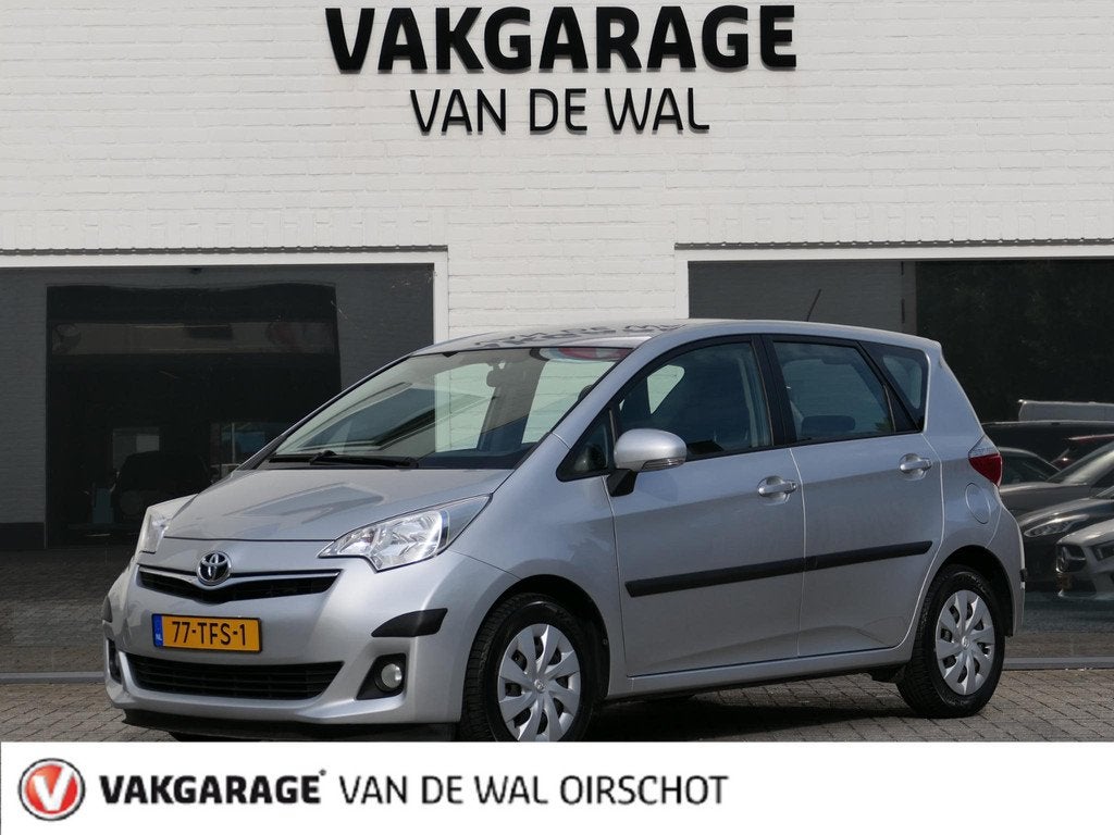 Toyota Verso-S 1.3 VVT-i Aspiration | 1e eigenaar | NAP | Tr, Auto's, Toyota, Euro 5, Stof, Gebruikt, 4 cilinders