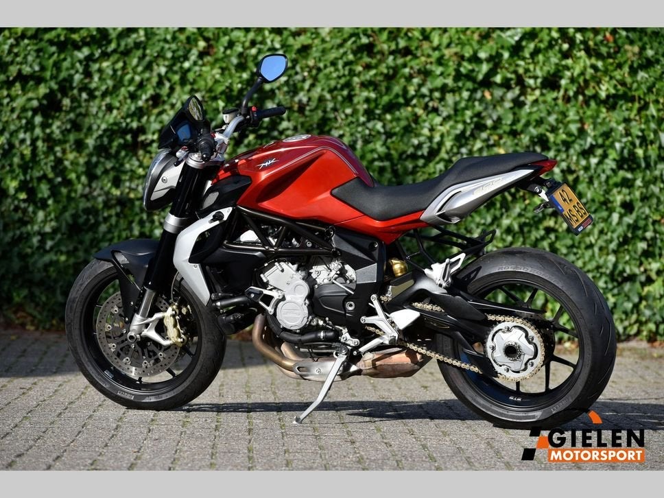 MV Agusta Brutale 800 eos 2015, Motoren, Motoren | MV Agusta, Via Giovanni Macchi, 144 21100 Varese, Italy, Bedrijf, 3 cilinders