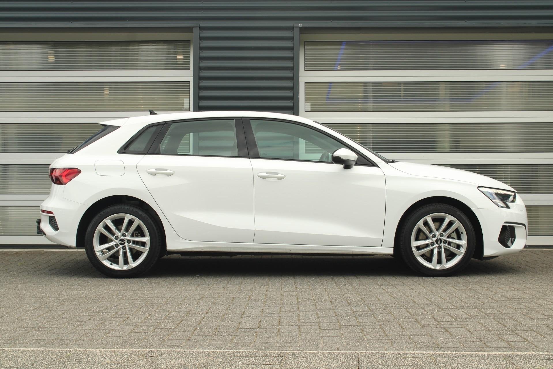 Audi A3 Sportback 40 TFSIe 204pk Business edition | SoH 95%, Auto's, 12 maanden, Stof, 4 cilinders, Wit