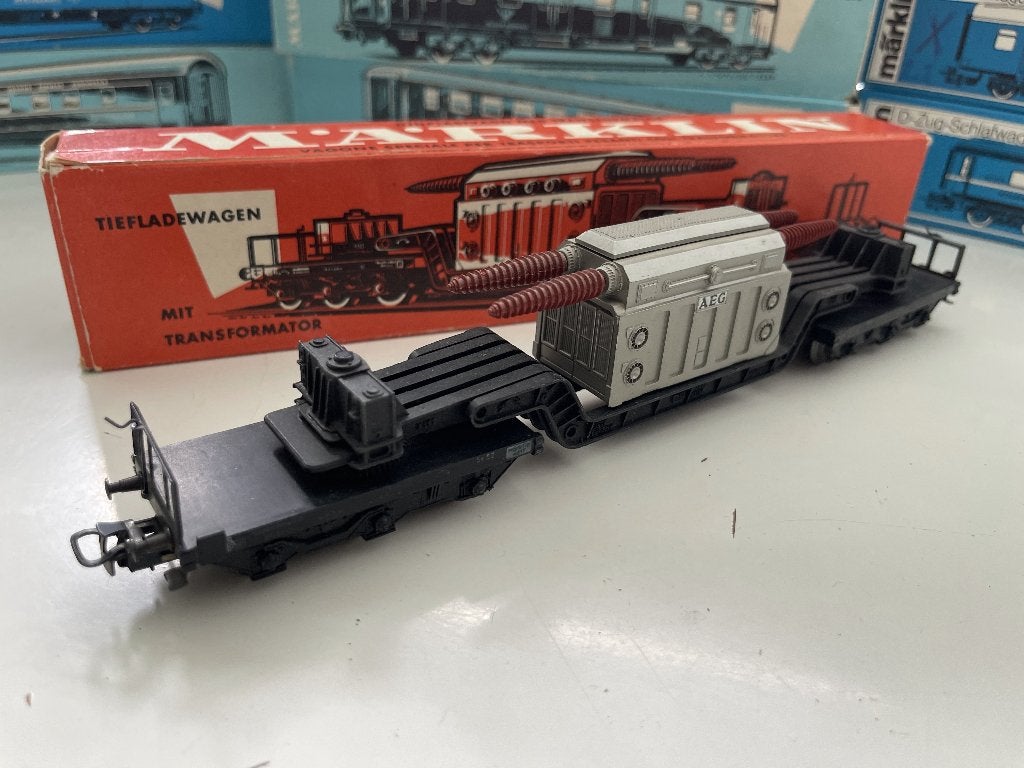 Märklin 4617 dieplader met transformator DB Duitsland in OVP, Hobby en Vrije tijd, Modeltreinen | H0, Wisselstroom, Gebruikt, Wagon