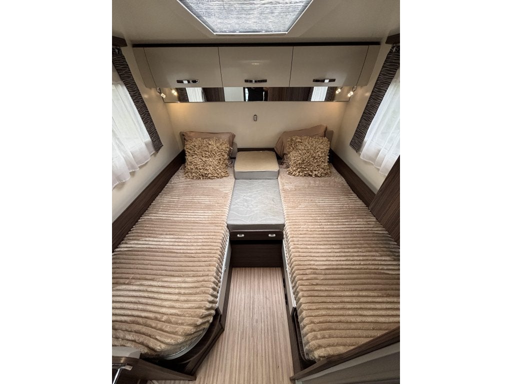 Benimar Tessoro 467 ENKELE BEDDEN + HEFBED FACE TO FACE, Caravans en Kamperen, Campers, Ford, 7 tot 8 meter, Bedrijf, Half-integraal
