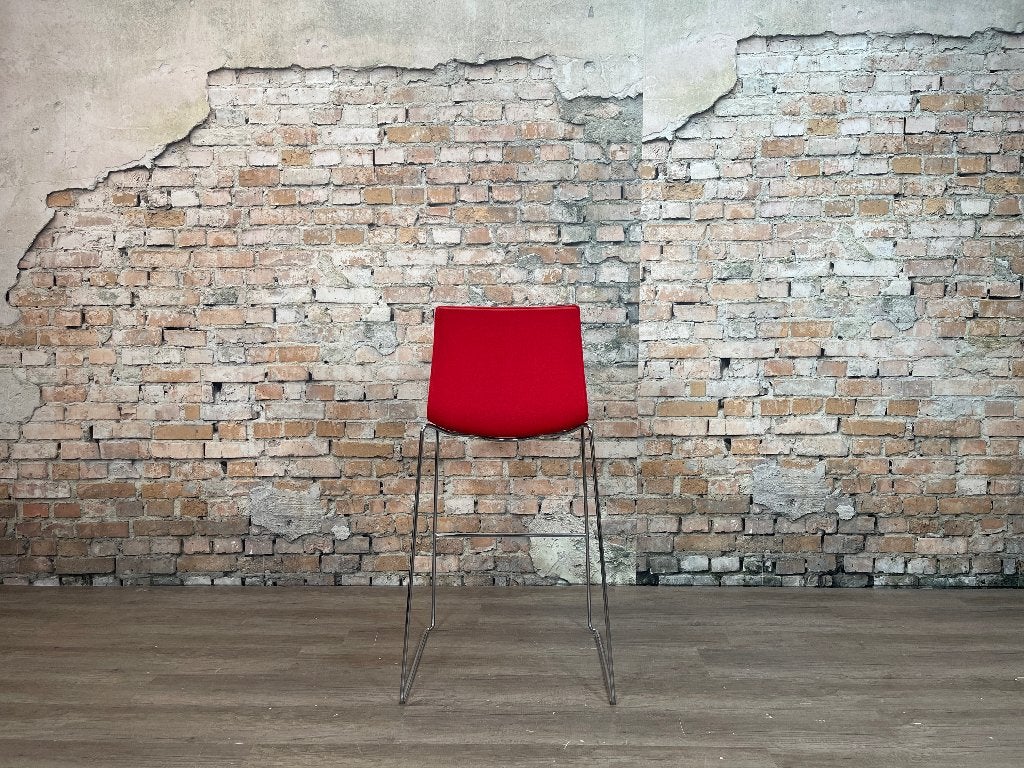 Arper Catifa 46 bar stool oranjerood bij TheReSales, Ophalen, Met voetsteun, Zo goed als nieuw, 90 cm of meer