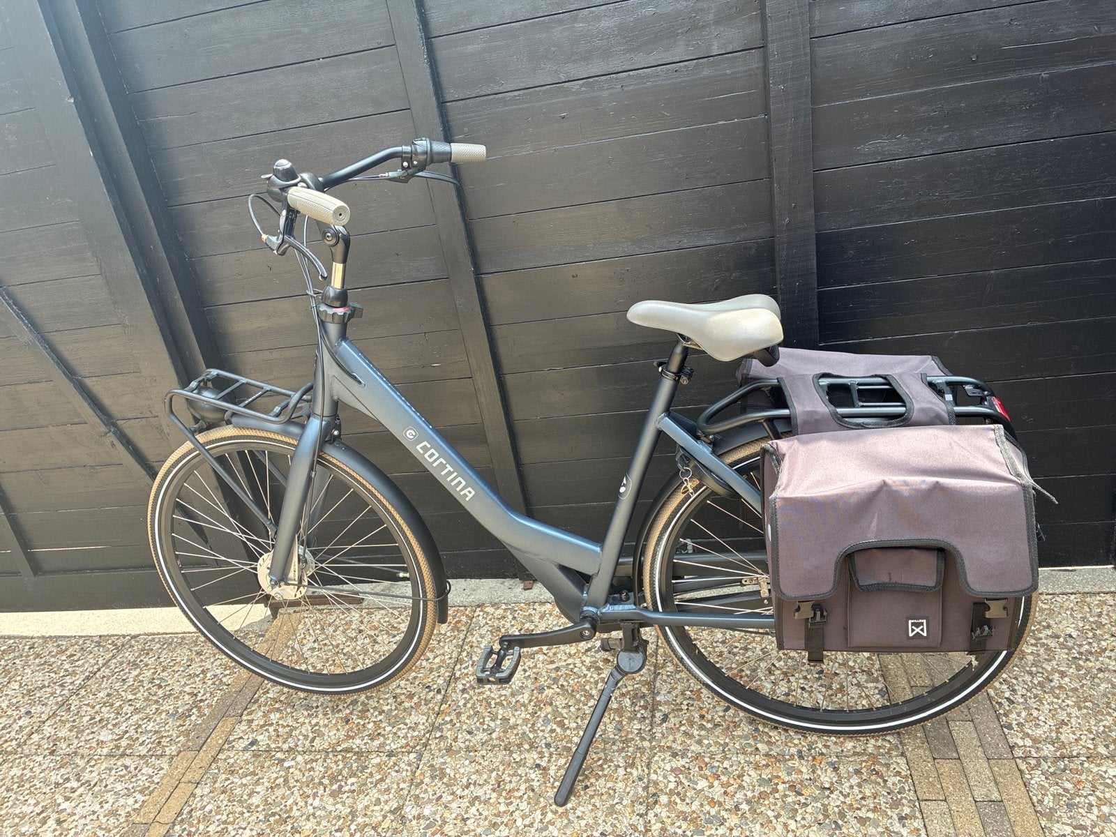 Cortina Transportfiets met dubbele fietstassen, Gebruikt, Velgrem, Versnellingen, 50 tot 53 cm